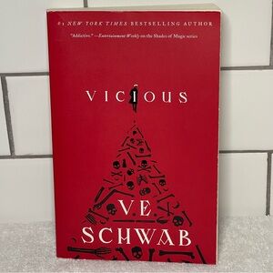 Vicious by V.E. Schwab (Paperback)